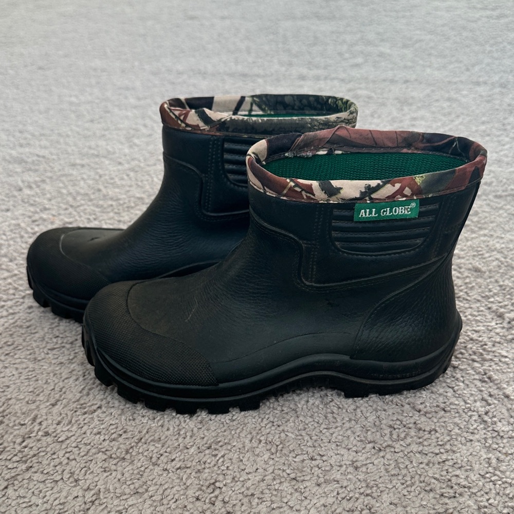 All Globe Black and Camo Gardening Boots- Size 7